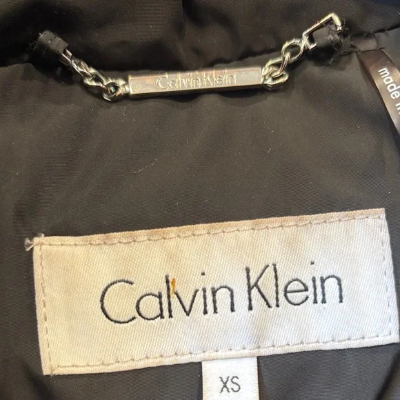 Calvin Klein Black Puffer Jacket with Faux Fur Trim - Picture 4 of 7